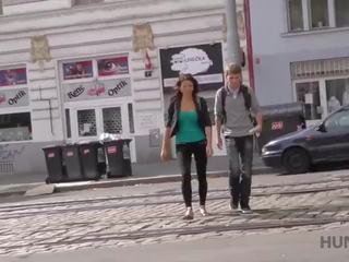 HUNT4K. Das Abenteuerlustige Denisse Ist Glucklich, in Prag xxx video