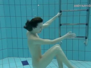 Slowmo sweetheart Gazel Podvodkova on Underwatershow